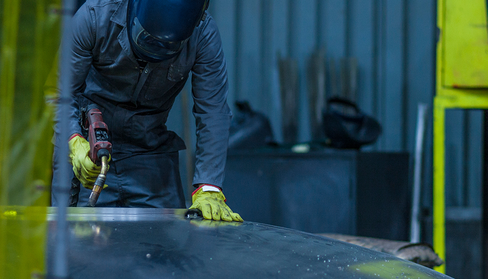 worker-welding-in-factory